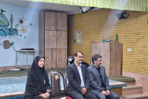 طرح نورانی «هم سجاده با مادر» در دبستان حکمت نبوی ناحیه دو شهرری 