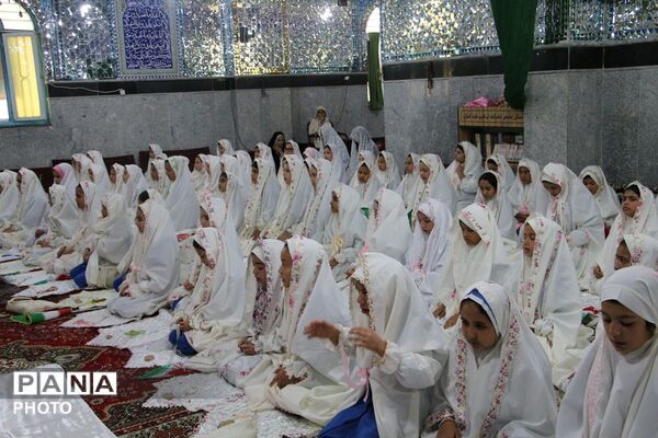 طنین بندگی در جشن تکلیف دانش‌آموزان دختر شهرستان قرچک