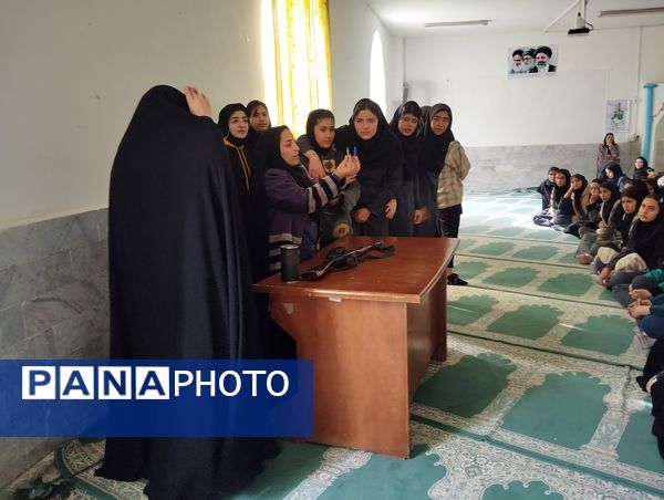آموزش آمادگی دفاعی در سطح مدارس شهر آشخانه