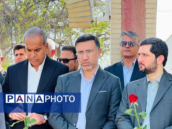 گلزار شهداء ؛ میزبان مسئولان شهرستان عنبرآباد همزمان با آغاز هفته دفاع مقدس