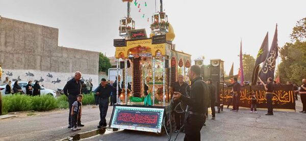 تاسوعای حسینی مکتب ایثار وآزادگی 