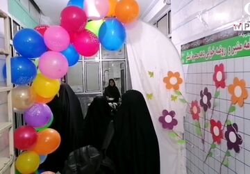ورود نوجوانان به مراسم معنوی اعتکاف مسجد جامع ورزن شهردیباج