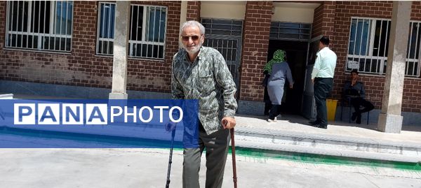 بازدید فرماندار مشهد از ستاد انتخاباتی منطقه ۱۶ مشهد