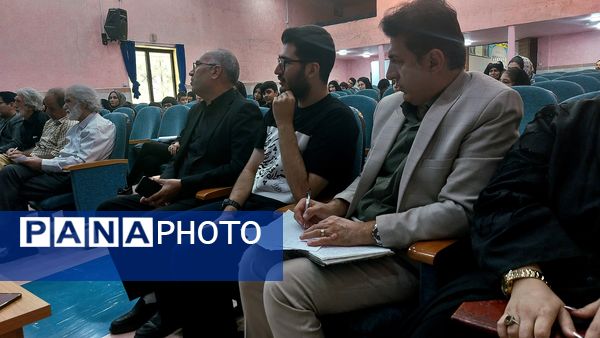 محفل مشاعره و توفان واژه‌ها در تهران