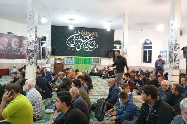 برگزاری یادواره شهدا در مسجد موسی بن جعفر شهرستان فیروزکوه 