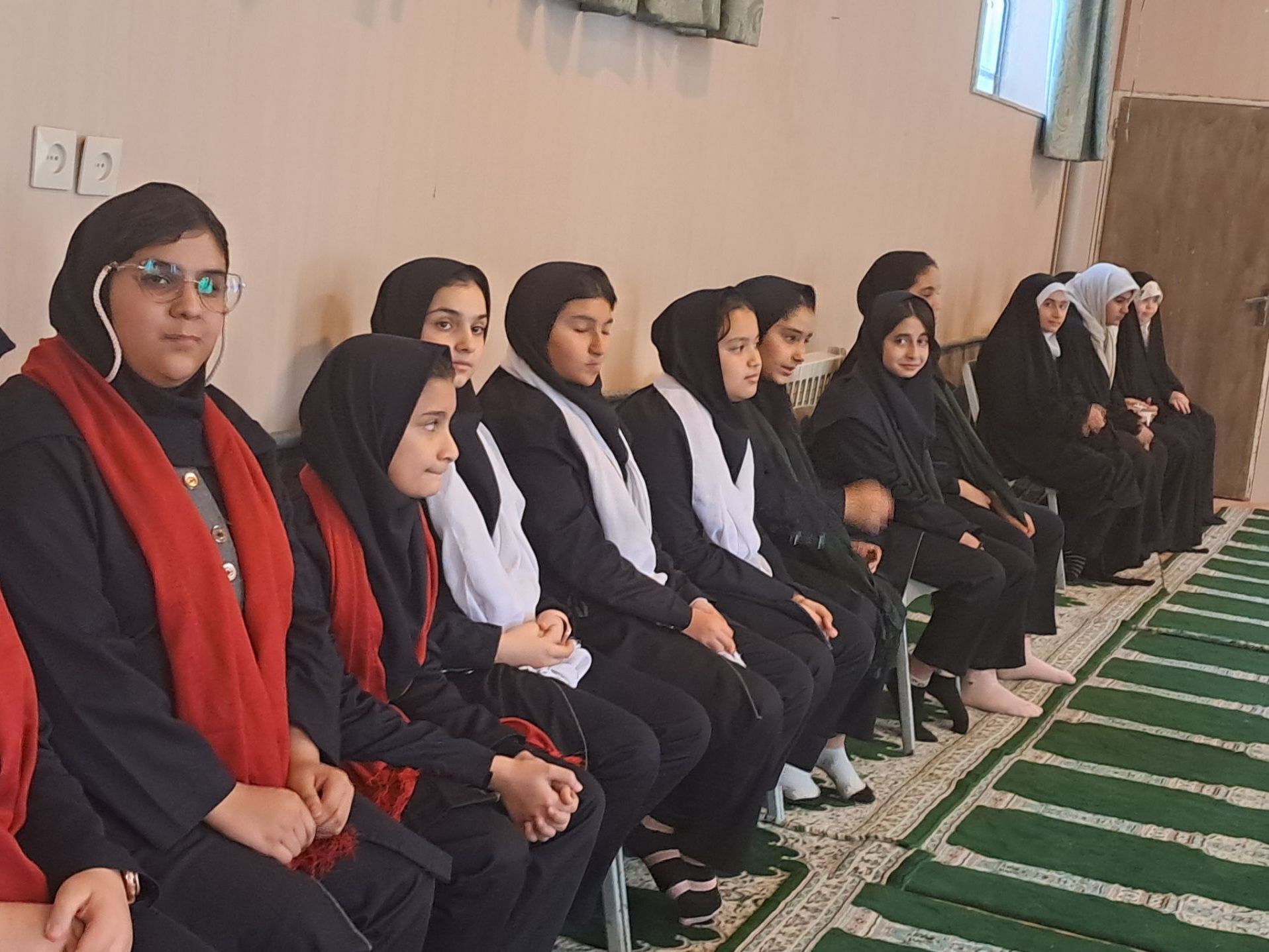 جشن ایرانمون دبیرستان انیس خوشقدم در اعیاد شعبانیه 