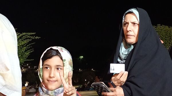 حضور پرشور مردم اصفهان در پای صندوق‌های رأی