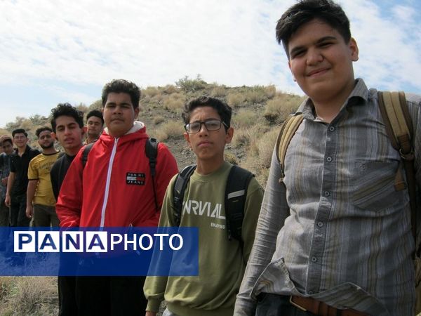 مرحله سوم اردو کوه نوردی بهاری هنرستان شهید دیواندری