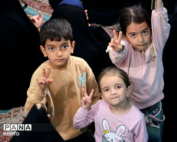 چهلمین روز شهادت دانش آموزان دبستان میناب و رهبر قائد امت 