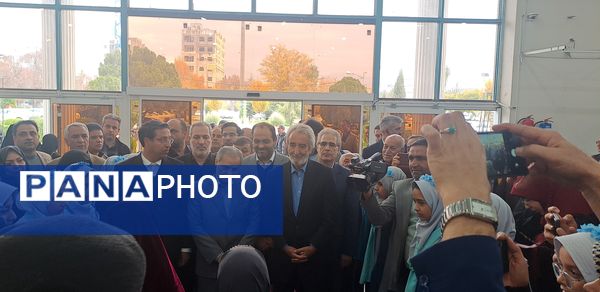 آیین نکوداشت خیر مدرسه ساز عبدالرضا وکیلی با حضور وزیر آموزش و پرورش در نیشابور 