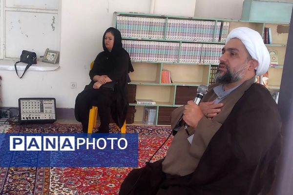 برگزاری کارگاه‌های آموزشی با حضور روحانیون گروه‌های جهادی در مدارس ناحیه دو شهرری 