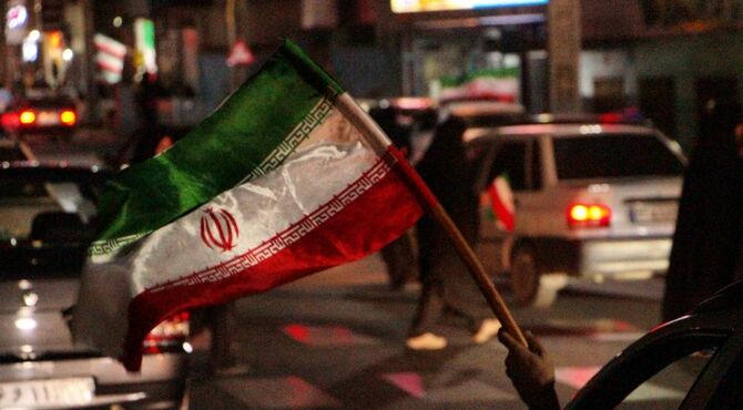 اعلام آمادگی دانش‌آموزان فرزانگان اسلامشهر با صدور بیانیه‌ برعلیه دشمن متخاصم