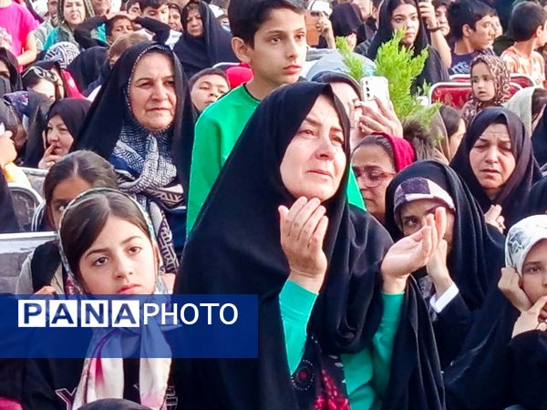 قدم هایی به عشق معلمان