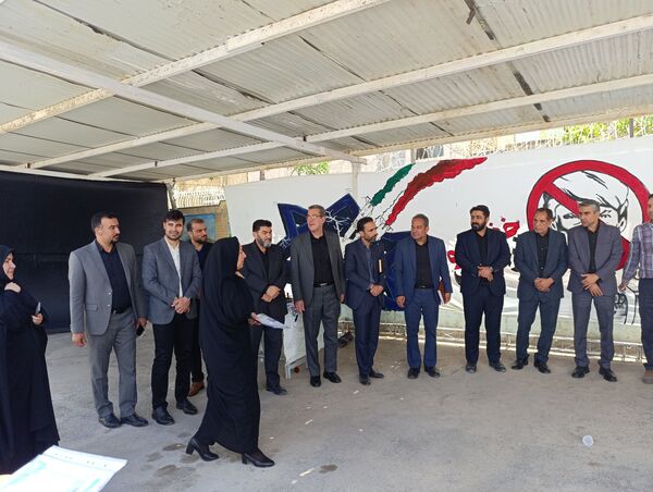 قدردانی از دانش‌آموزان فعال در نمایشگاه نقاشی حماسه حسینی 