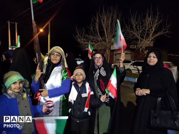 حضور گسترده فرهنگیان و دانش‌آموزان پیشتاز بیرانوند در چهل و سومین اجتماعات شبانه مردم