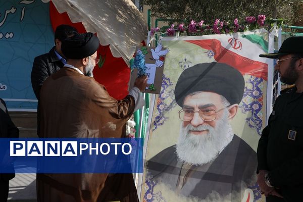 مدرسه ملوک زندی شهرستان پیشوا میزبان میزبان آیین نواختن زنگ انقلاب