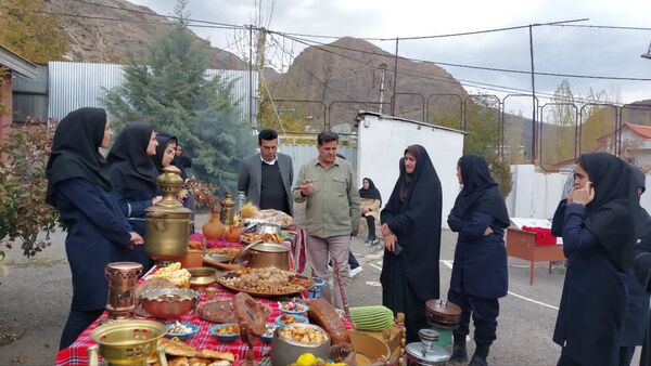 بزرگداشت هفته مازندران در دبیرستان زینبیه بلده