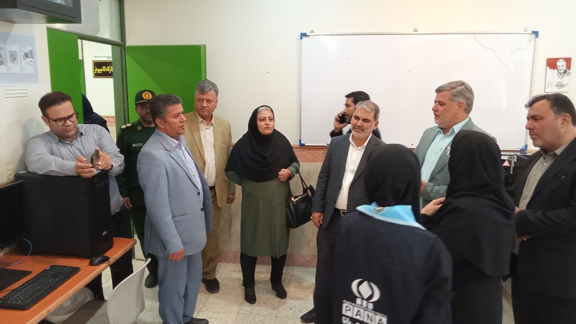  آیین بازگشایی مدارس و بازدید مسئولین از هنرستان بنت الهدی صدر