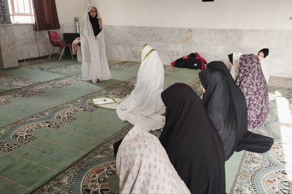  نماز جماعت آموزشگاه آیت الله طالقانی در ماه مبارک رمضان 