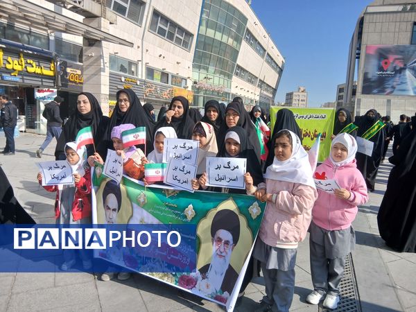 ۱۳ آبان،  روز آشکار ساختن ناتوانی استکبار 