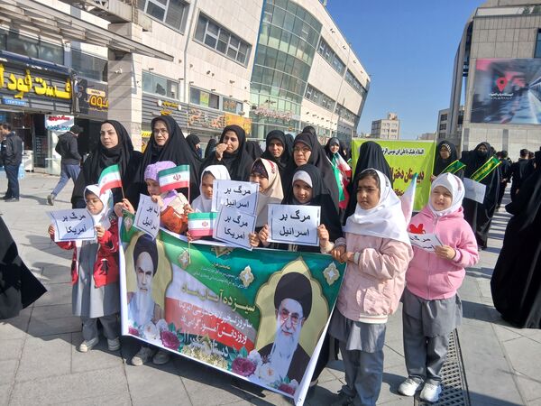 ۱۳ آبان،  روز آشکار ساختن ناتوانی استکبار 