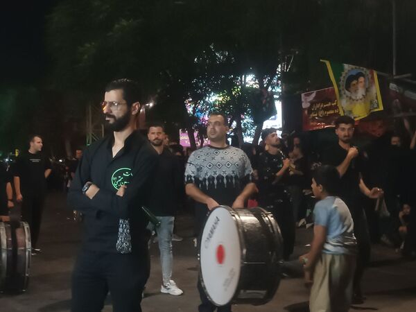 مراسم عزاداری شب عاشورا در خیابان‌های نیشابور 