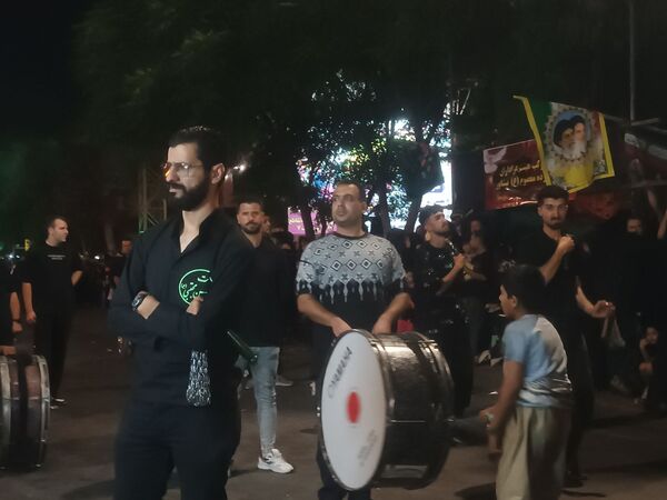 مراسم عزاداری شب عاشورا در خیابان‌های نیشابور 