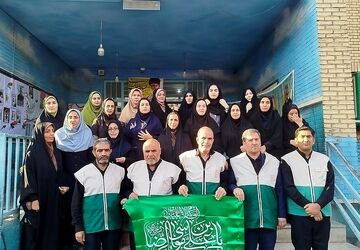 آیین افتتاحیه طرح «لاله‌های روشن» با حضور خادمان رضوی در مدرسه پروین اعتصامی 