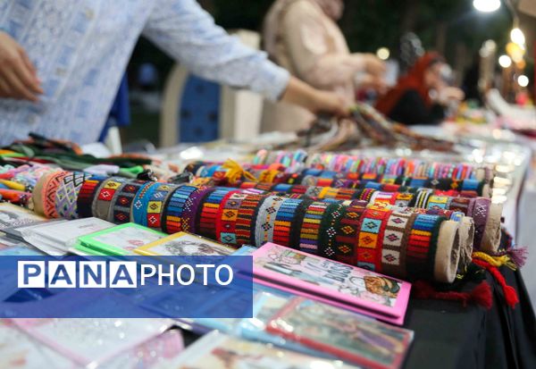 عصر بازار هنرمندان مشهدی در روزهای پنجشنبه