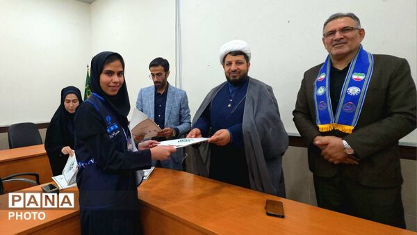 نشست معاون پرورشی و فرهنگی اداره کل آموزش و پرورش خوزستان با دانش آموز خبرنگاران پانا 