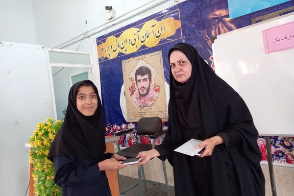 جشن ولادت امام حسن عسکری(ع) در دبیرستان شاهد فیض