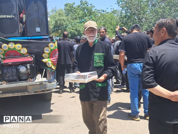 مراسم عزاداری ظهر عاشورا در روستای ولیان ساوجبلاغ