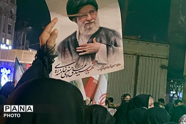 خون شهیدان، جوانه می‌زند