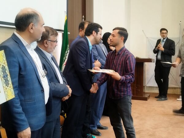 تجلیل از اصحاب رسانه توسط فرماندار و شهرداری‌های برخوار در سالن فرمانداری برخوار 
