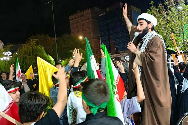 موکب آموزش و پرورش ناحیه یک کرمانشاه، نقطه عطف راهپیمایی شبانه شد