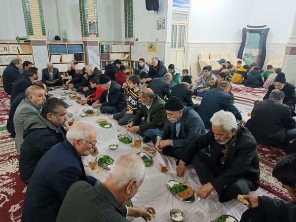 سفره های افطار ساده در کاشمر