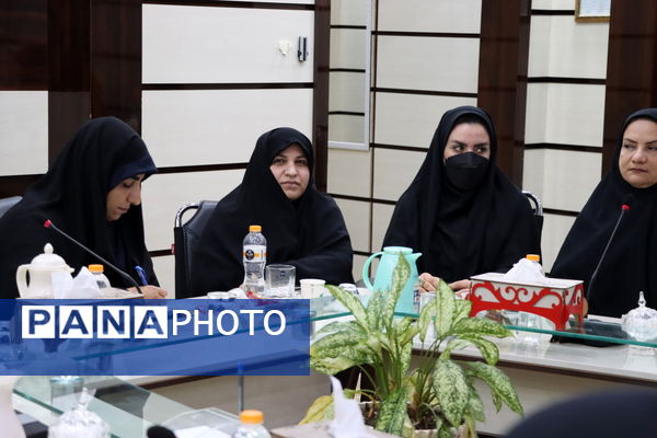 تجلیل از بانوان شاغل اداره‌کل آموزش و پرورش استان بوشهر