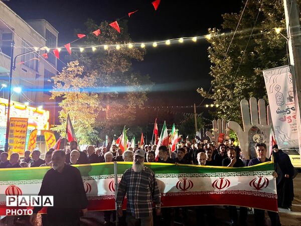 حضور باشکوه مردم کرج در  امام زاده حسن برای صدو بیست دومین شب حماسه