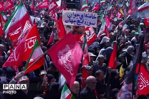 اشک‌ها و بغض‌های میلیونی در مسیر تشییع پیکر مطهر رهبر شهید
