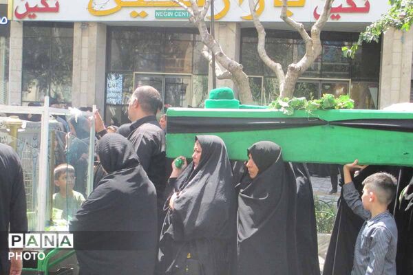 حضور میلیونی زائران در مشهد