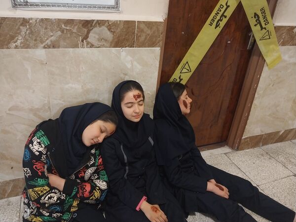 اجرای طرح مانور زلزله در دبیرستان سرافرازان