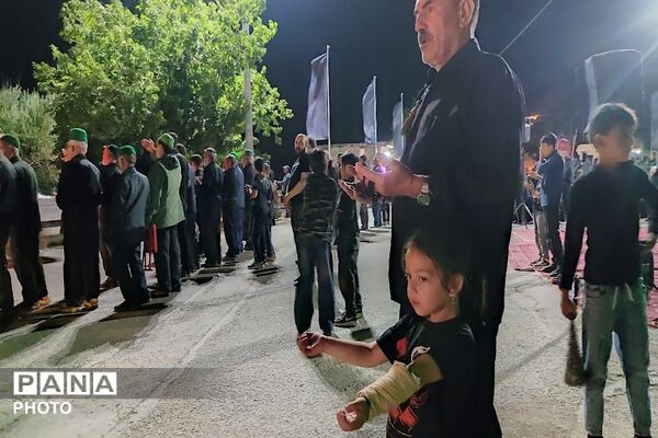 هیئت زنجیر زنی در هشتمین شب از ماه محرم الحرام در حسینیه شهدای شهر بار