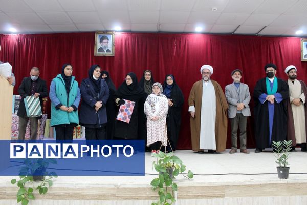 تقدیر از برگزیدگان مسابقات قرآن، عترت و نماز در گلوگاه 