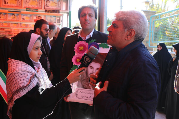 جشن دانش‌آموزی سالروز تولد شهید مهدی هندویان