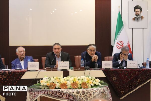 هم‌اندیشی رؤسای ادارات فرش کشور در مشهد برای تقویت صنعت فرش ایران