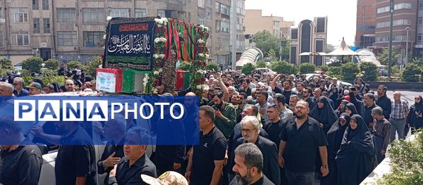 تشییع باشکوه پیکر بسیجی شهید در حمله رژیم صهیونیستی؛ مردم با فریاد مرگ بر اسرائیل وداع کردند