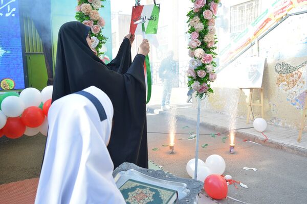 طنین زنگ انقلاب در بهارستان‌دو 
