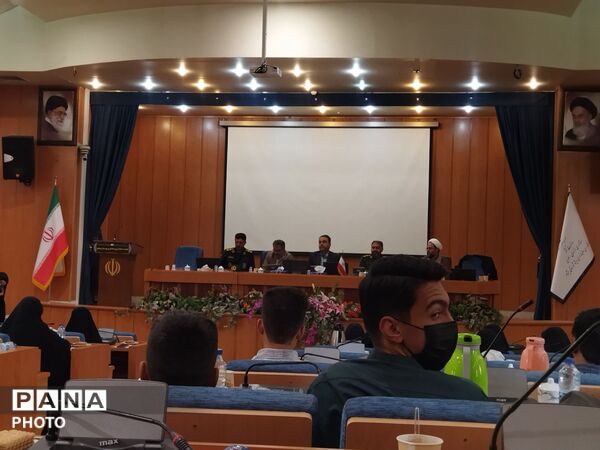 نشست صمیمی فرماندار نیشابور با خبرنگاران