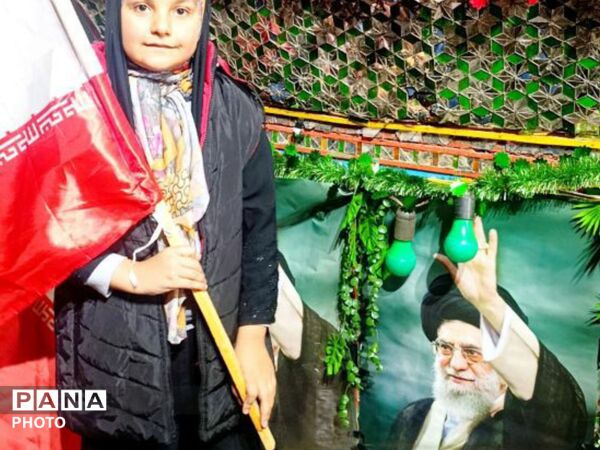 بیعت دانش آموزان دبستان نرجس با رهبر انقلاب