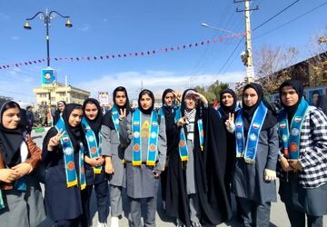 حضور پرشور دانش‌آموزان یاسوجی در یوم‌الله ۱۳ آبان